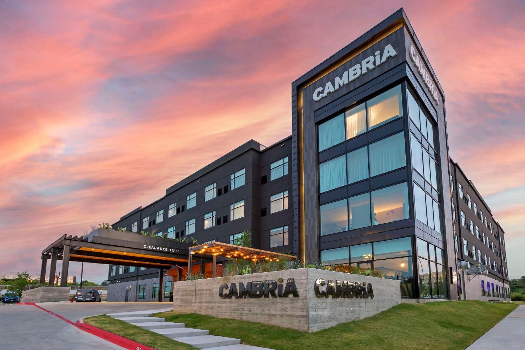 Cambria Hotel Austin Airport Екстериор снимка