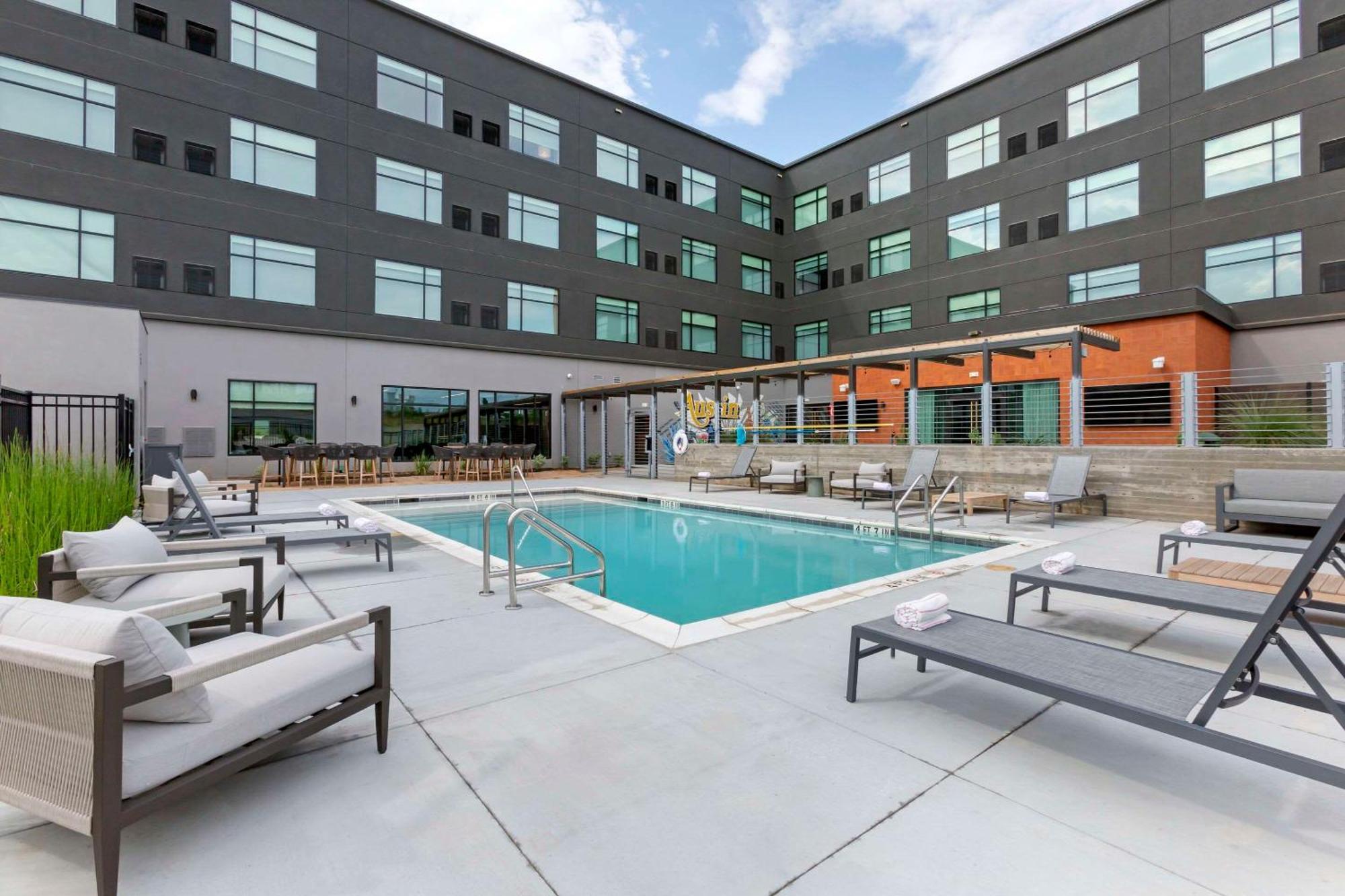 Cambria Hotel Austin Airport Екстериор снимка